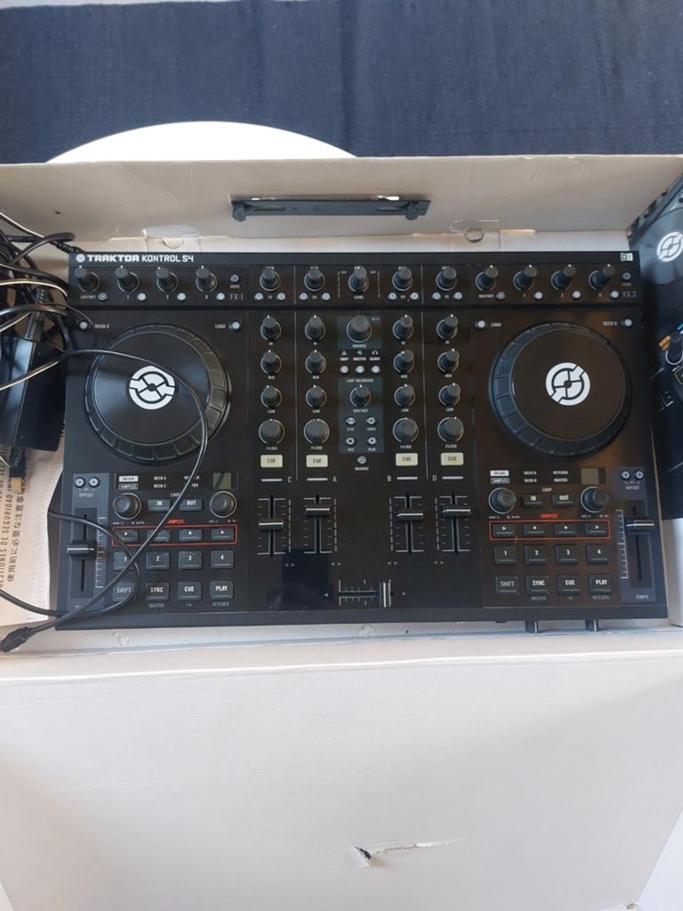 Traktor control S4, Muziek en Instrumenten, Ophalen