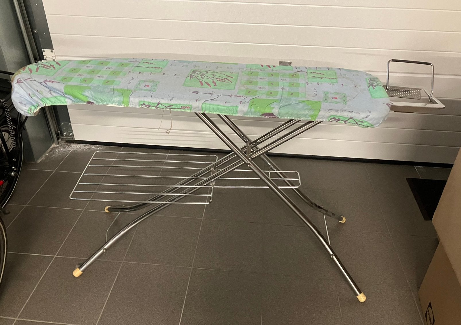 Strijkplank Brabantia mt ingebouwde wasrek, Elektronische apparatuur, Strijkijzers en Strijkplanken, Ophalen, Gebruikt