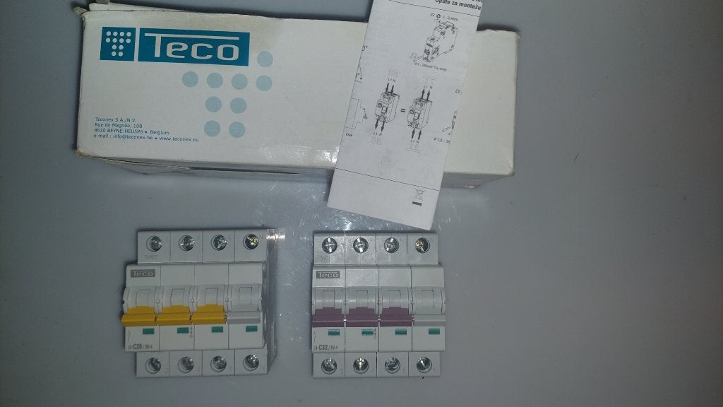 2 fusibles automatiques Teco 3P+N C25 + C32 415V - NOUVEAU, Enlèvement ou Envoi, Neuf, Autres marques