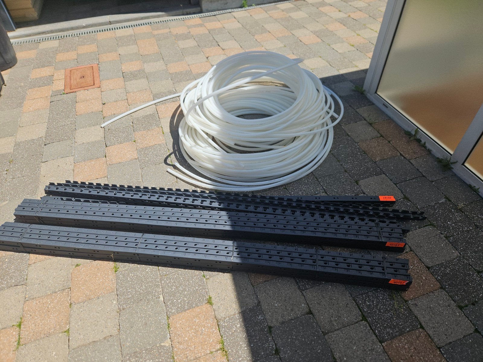 Overschot vloerverwarming: buizen en rails, Ophalen