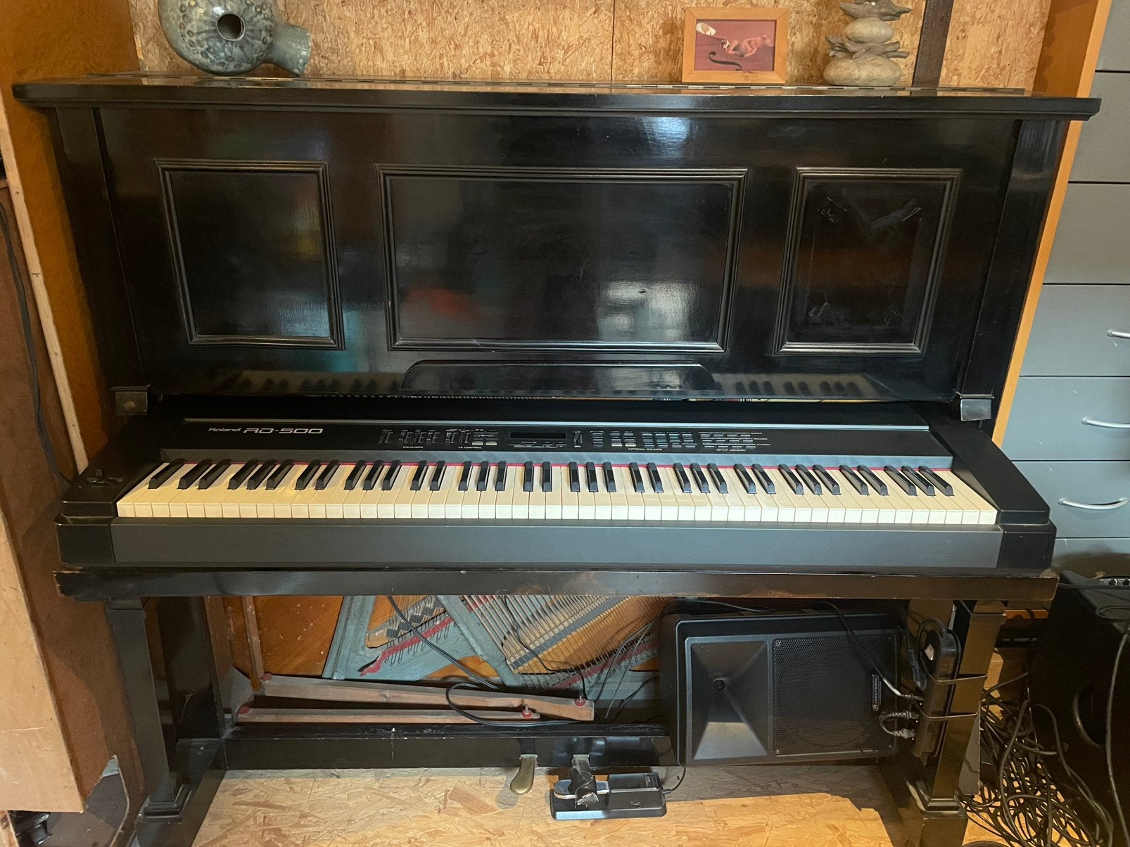 Roland RD 500 in buffetpiano met speakers, Muziek en Instrumenten, Piano's, Ophalen, Zo goed als nieuw, Piano