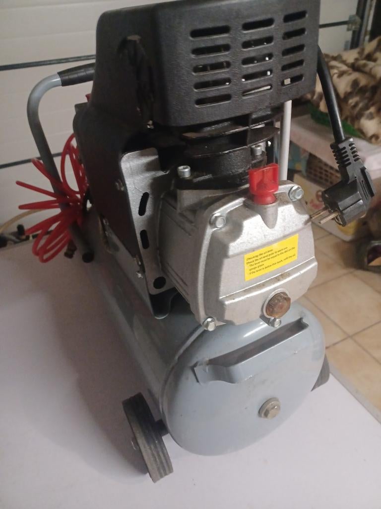 COMPRESSOR COMPLEET MET ACCESSOIRES, Doe-het-zelf en Bouw, Compressors, 100 liter of meer, Ophalen, Gebruikt, Mobiel