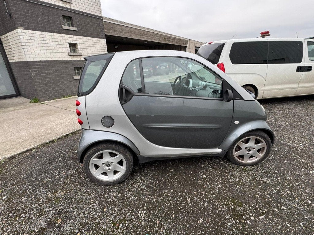Smart forTwo Coupé 0.7 Turbo AUTOMATIQUE bj. 2004 137000km, Auto's, Automaat, https://public.car-pass.be/vhr/19d85c49-504f-49ca-9af8-8911ecaf298d