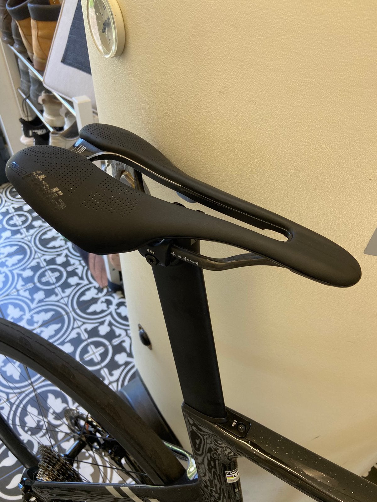 Selle Italia SLR Superflow zadel S3 - NIEUW, Vélos & Vélomoteurs, Enlèvement ou Envoi, Neuf, Selle, Carbone