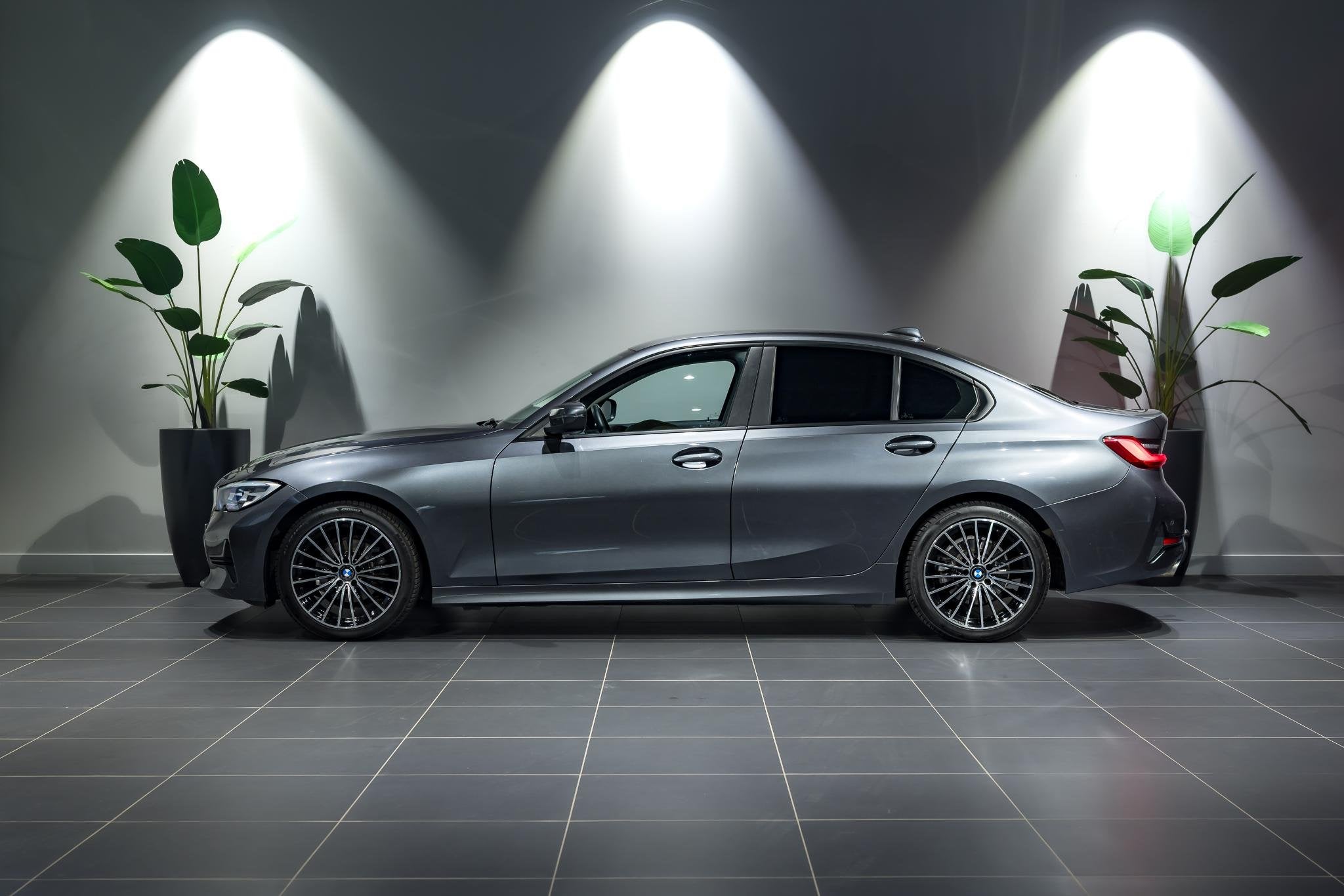 BMW 3 Serie Berline 316dA (automatique), Autos, Argent ou Gris, Carnet d'entretien, Automatique, 1600 kg