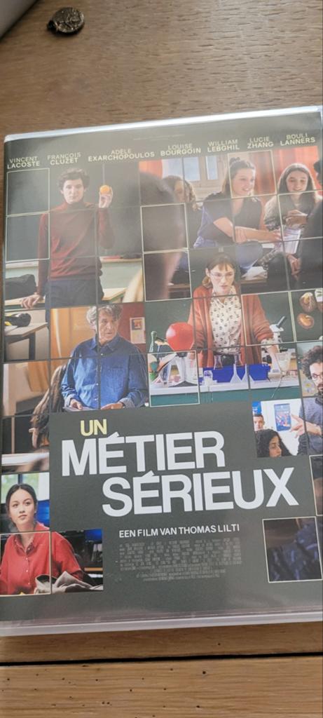 Un Métier Sérieux, À partir de 9 ans, Envoi, Comme neuf, France