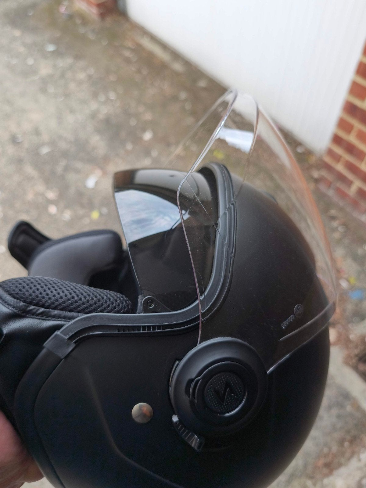 Casque moto scooter, Enlèvement