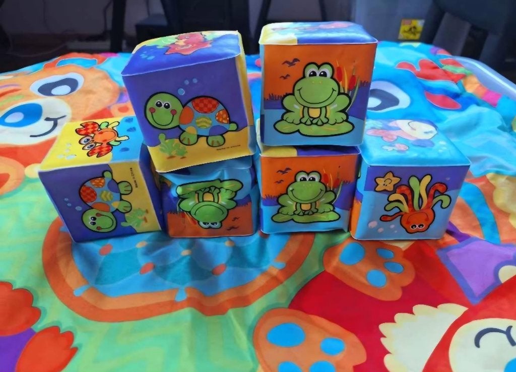 Babyspeelgoed. Rammelaars worden samen verkocht., Ophalen, Gebruikt, Met geluid