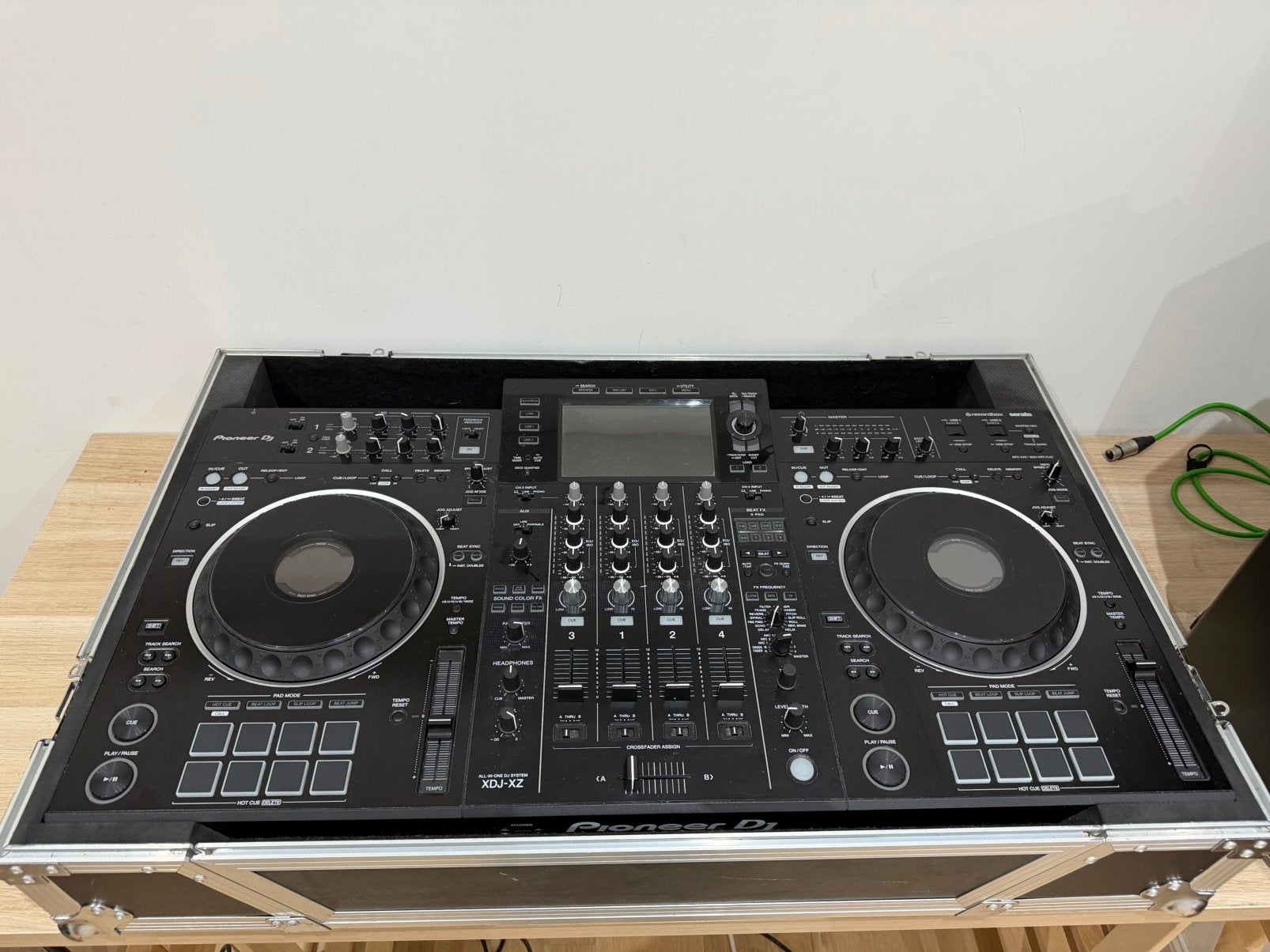 Pioneer XDJ-XZ + Hardcase + Boîte d’origine, Enlèvement ou Envoi, Comme neuf, Platine, Pioneer