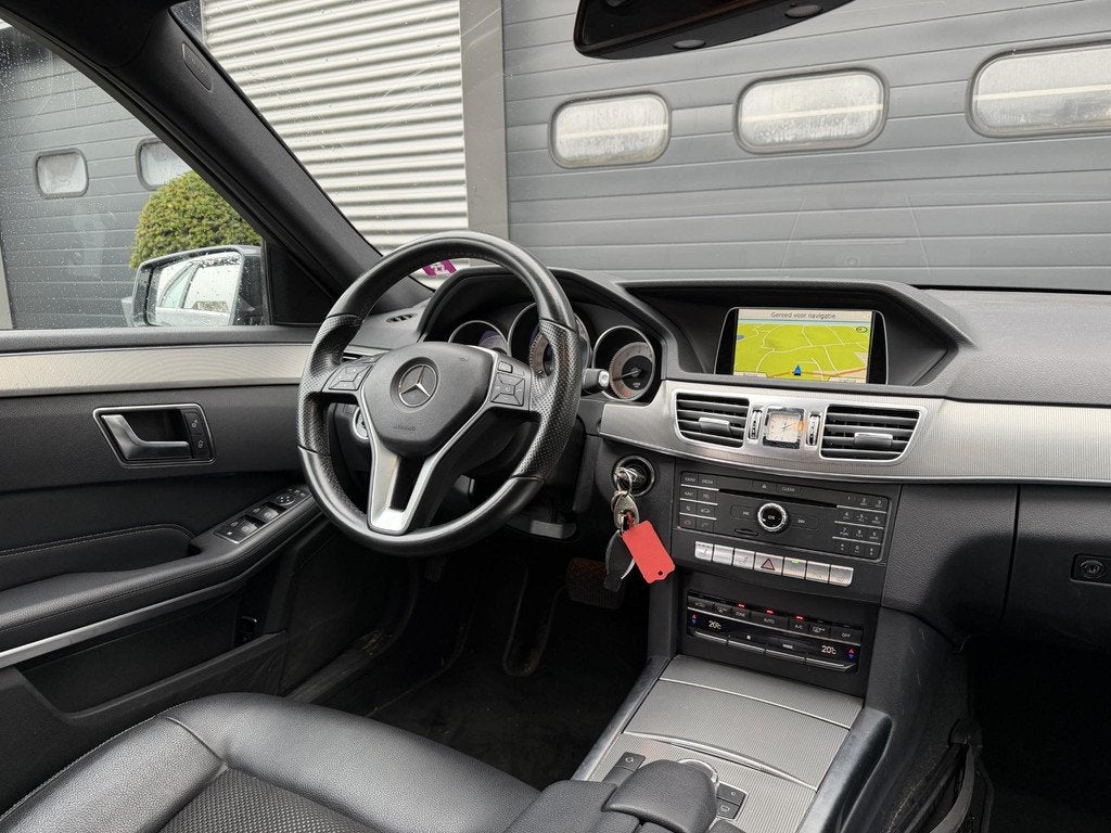 Mercedes-Benz E-klasse Estate 250 Ambition Avantgarde | Pano, Auto's, Mercedes-Benz, Automaat, Achterwielaandrijving, Gebruikt