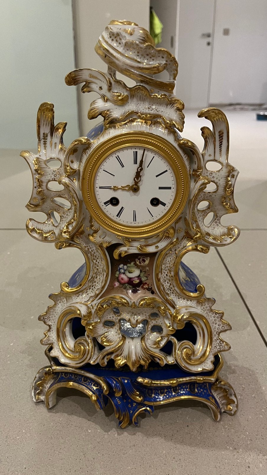 Horloge decorative, Enlèvement