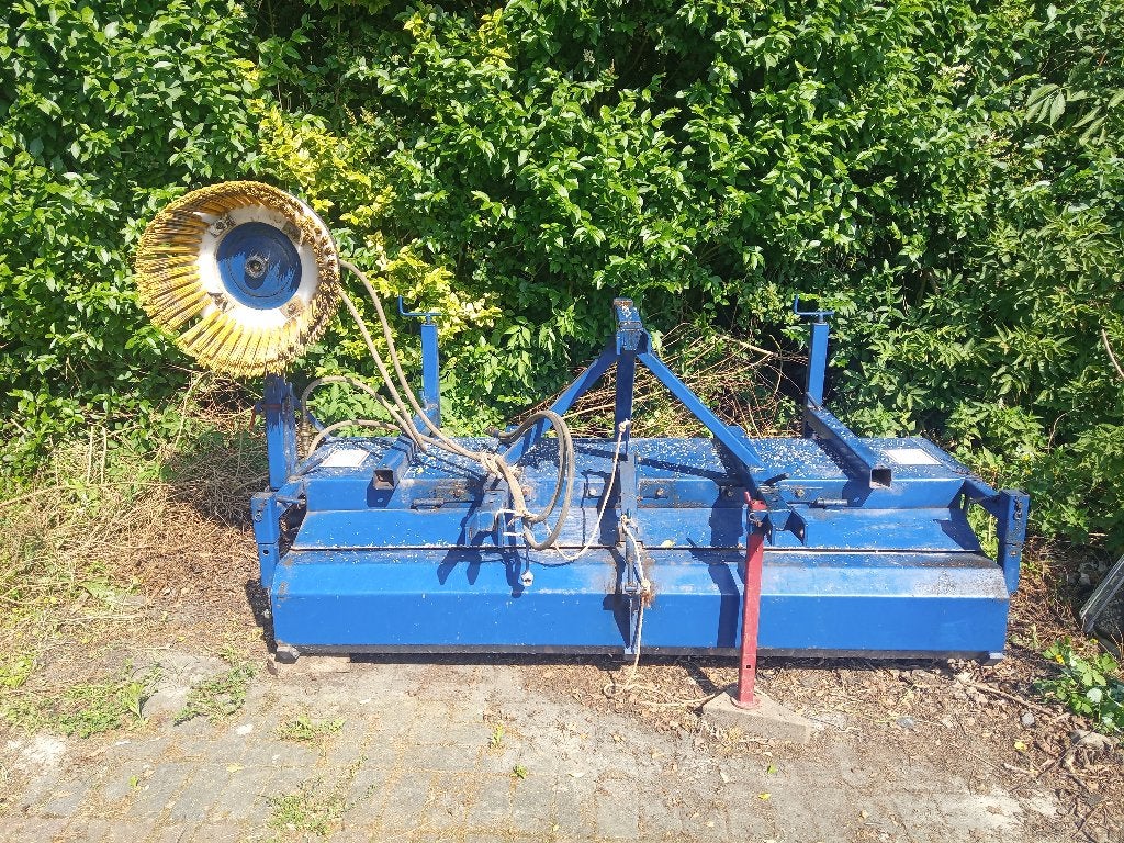 Hydraulische veegmachine voor tractor, Articles professionnels, Agriculture | Outils, Atelier, bâtiment ou Enclos, Enlèvement