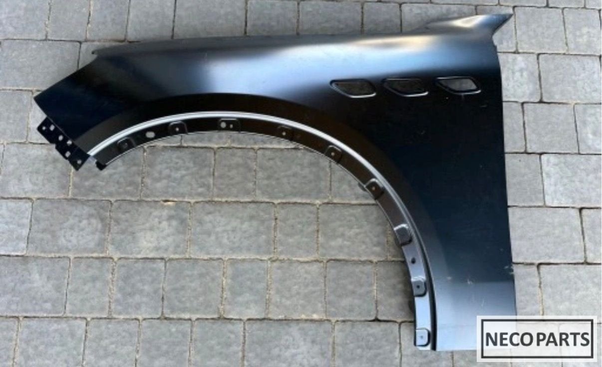 MASERATI GRECALE SPATBORD ZIJSCHERM LINKS ALLES LEVERBAAR!!!, Maserati, Gebruikt, -, Ophalen of Verzenden