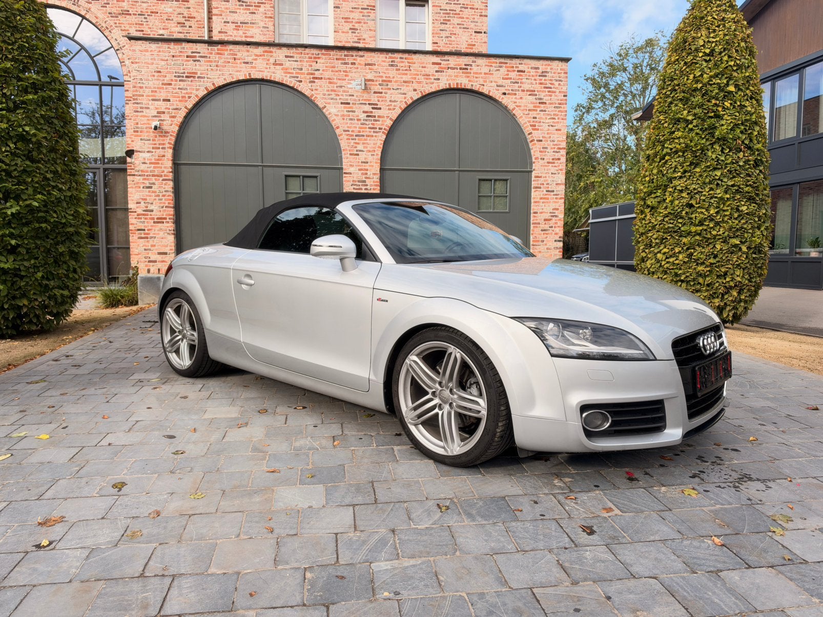 AUDI TT ROADSTER 2.0TSI * AUTOMATIQUE* 3 X S-LINE* EN CUIR*, Autos, Entreprise, Cabriolet, Entretenue par le concessionnaire, Noir