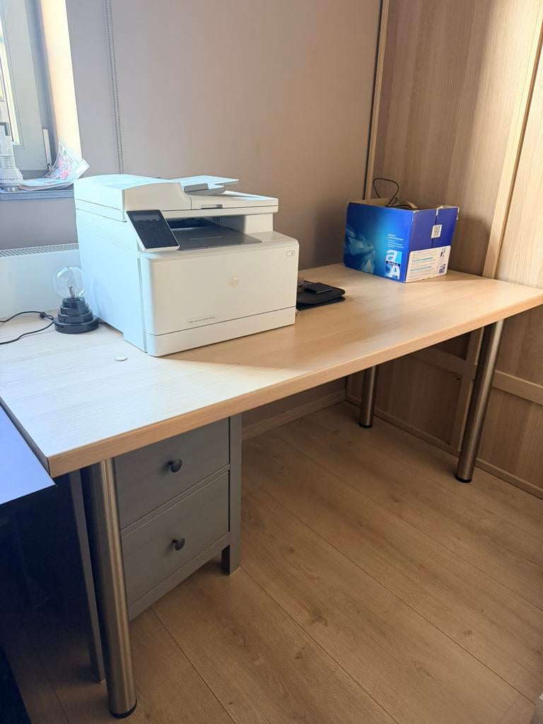 Gratis af te halen: bureau, Huis en Inrichting, Bureaus, Ophalen, Zo goed als nieuw