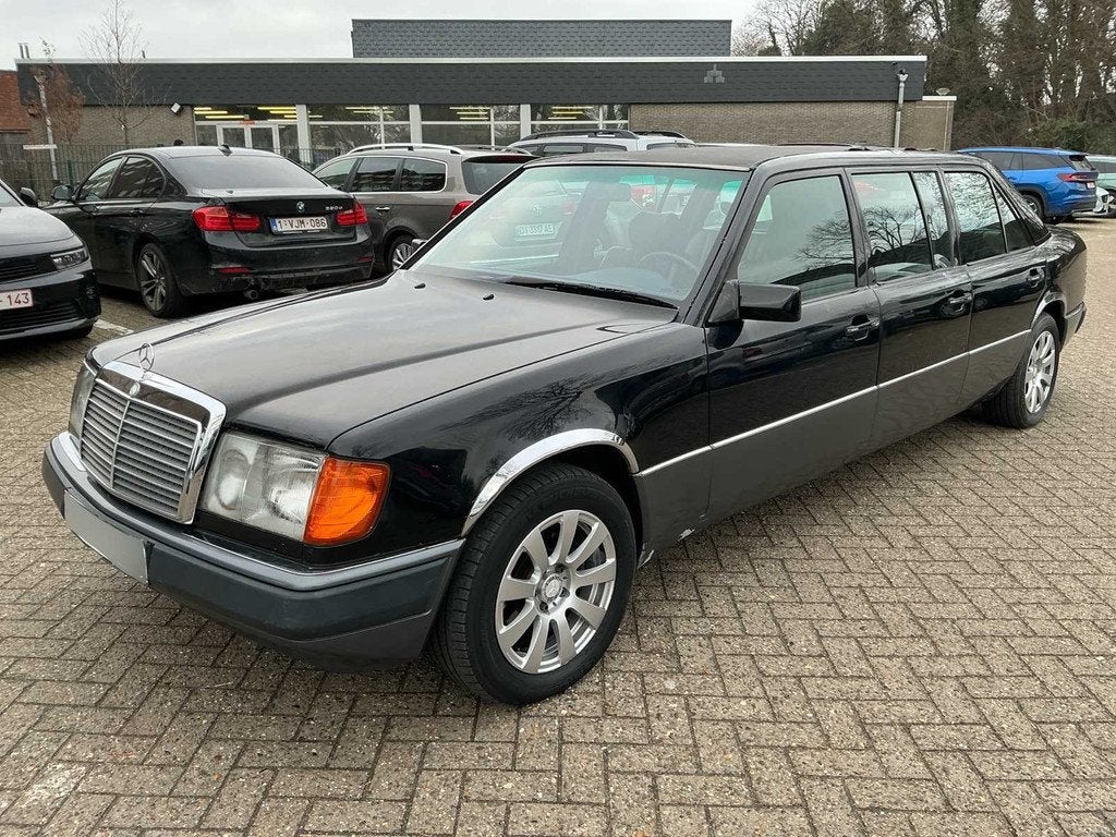 Mercedes-Benz Longversion E200 Oldtimer, Auto's, Oldtimers, Bedrijf, Mercedes-Benz, Benzine, Overige carrosserie, Automaat