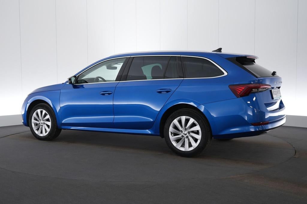 (2ERB549) SKODA OCTAVIA COMBI, Auto's, Skoda, Stof, Gebruikt, Euro 6, Blauw