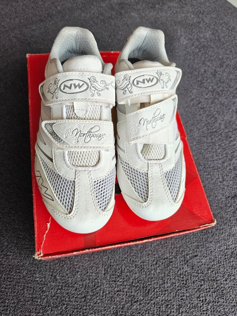 NEUF Chaussures de vélo 40 Northwave blanches, Enlèvement ou Envoi, Neuf, Chaussures