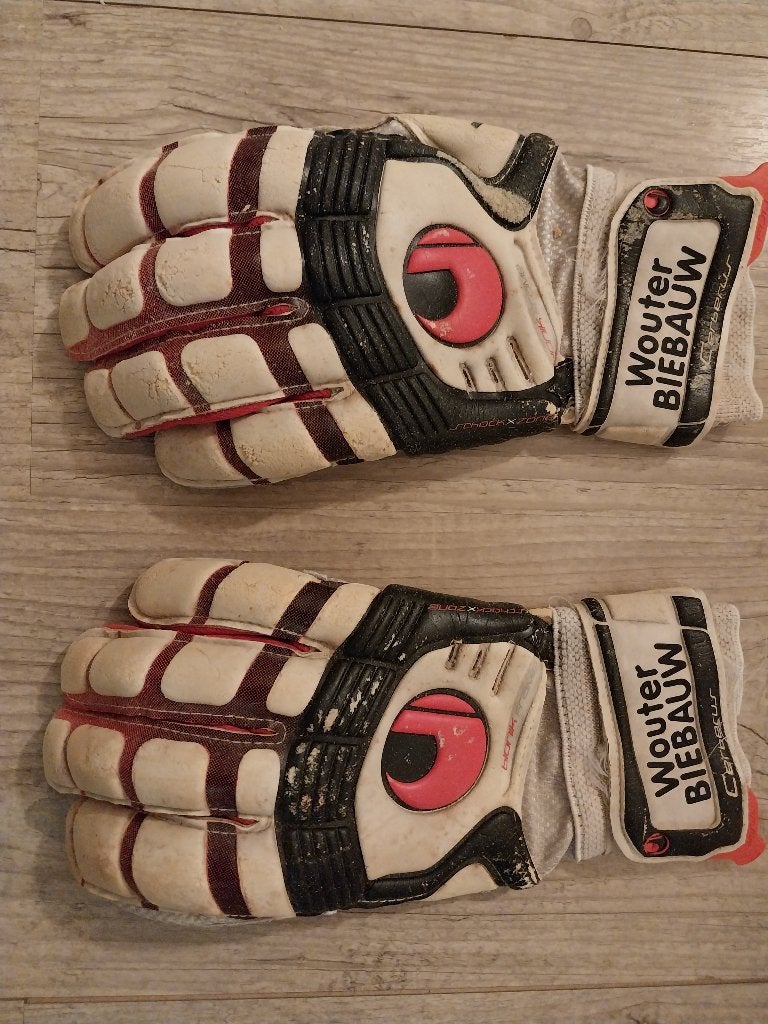 Keepershandschoenen kv mechelen, Verzamelen, Sportartikelen en Voetbal, Ophalen of Verzenden, Gebruikt
