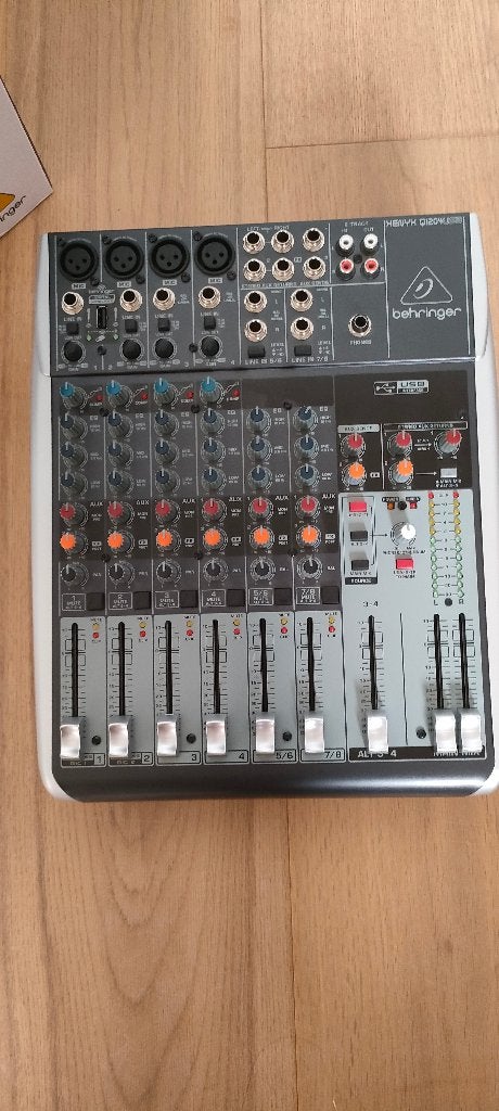 Behringer Xenyx Q1204USB analoge USB Mixer, Ophalen, Zo goed als nieuw, 5 tot 10 kanalen, Microfooningang