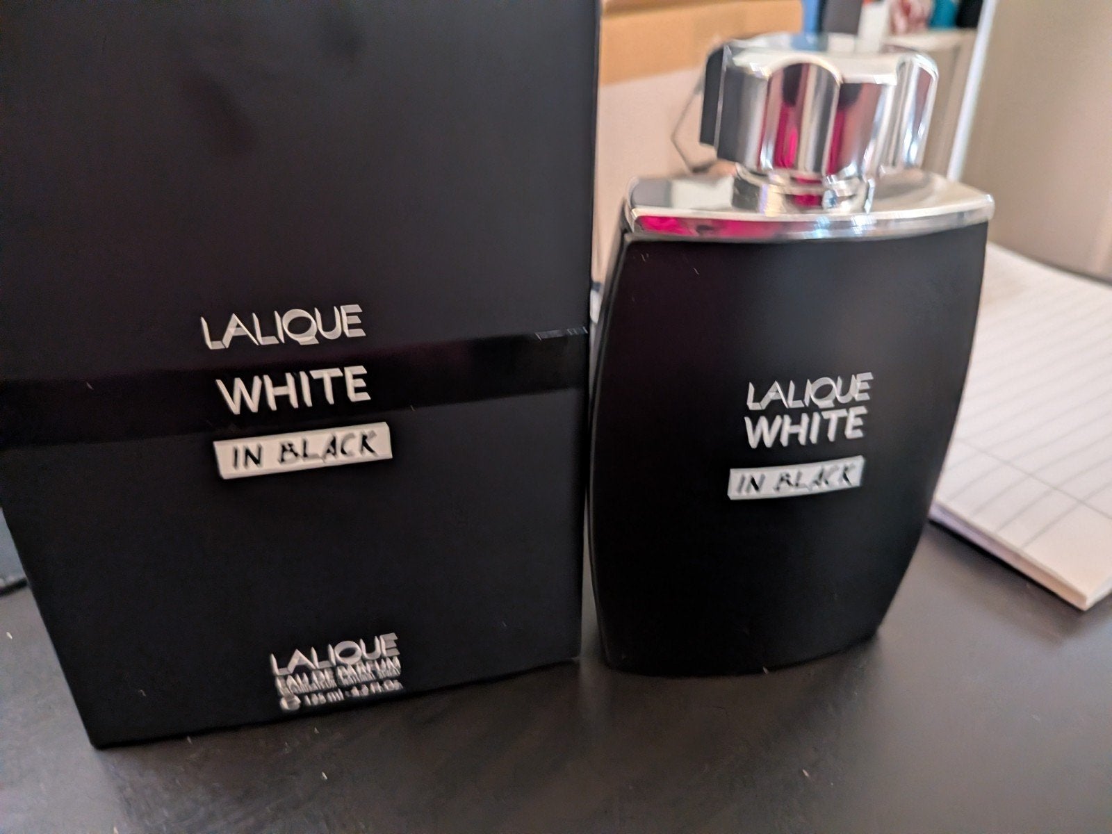 parfum lalique white in black, Handtassen en Accessoires, Uiterlijk | Parfum