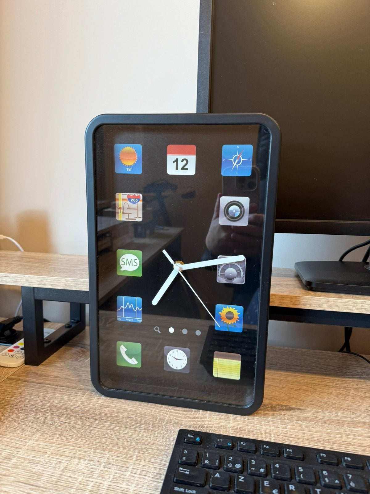 Horloge murale IPad/Apple vintage Marque NeXtime "Wall Pad", Antiquités & Art, Enlèvement