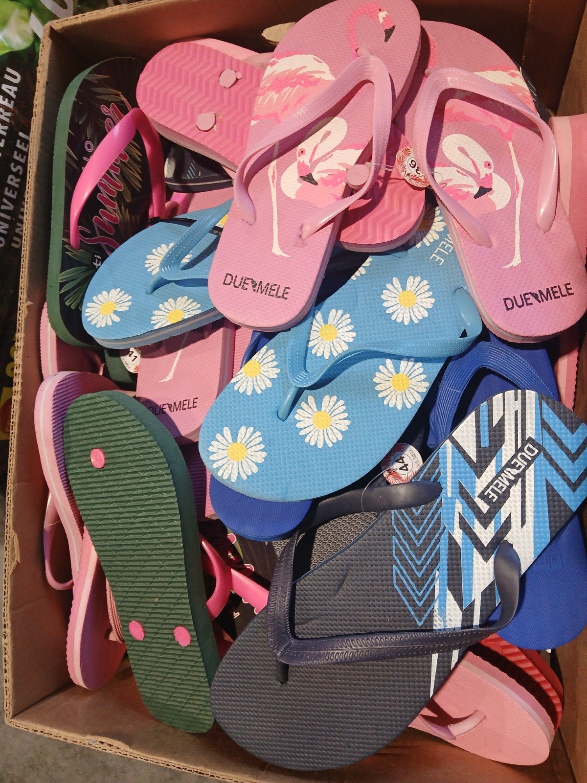 51 paar teenslippers, Enlèvement, Neuf, Sandales de bain