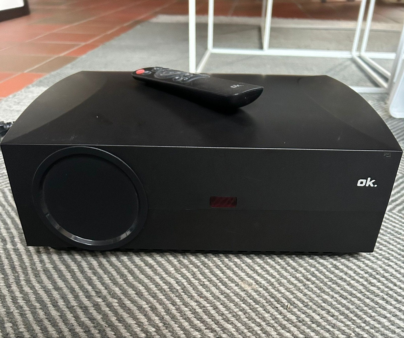 D'ACCORD. Vidéoprojecteur Full HD avec HDMI, Enlèvement