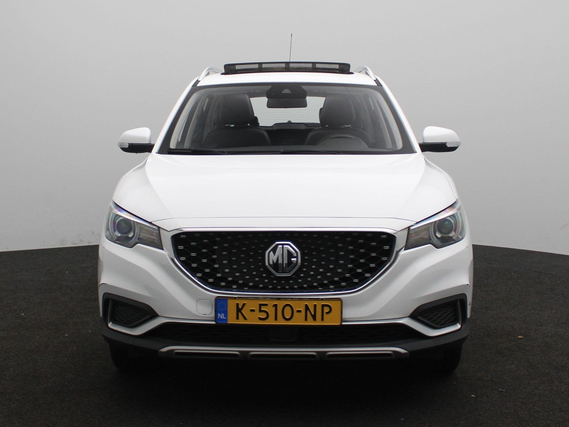 MG ZS EV Luxury 45 kWh (automatique), Autos, MG, Cuir, 45 kWh, Achat, Entreprise