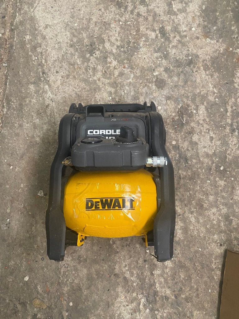 dewalt compressor accu 10L, Ophalen of Verzenden, Zo goed als nieuw, Overige typen, DeWalt