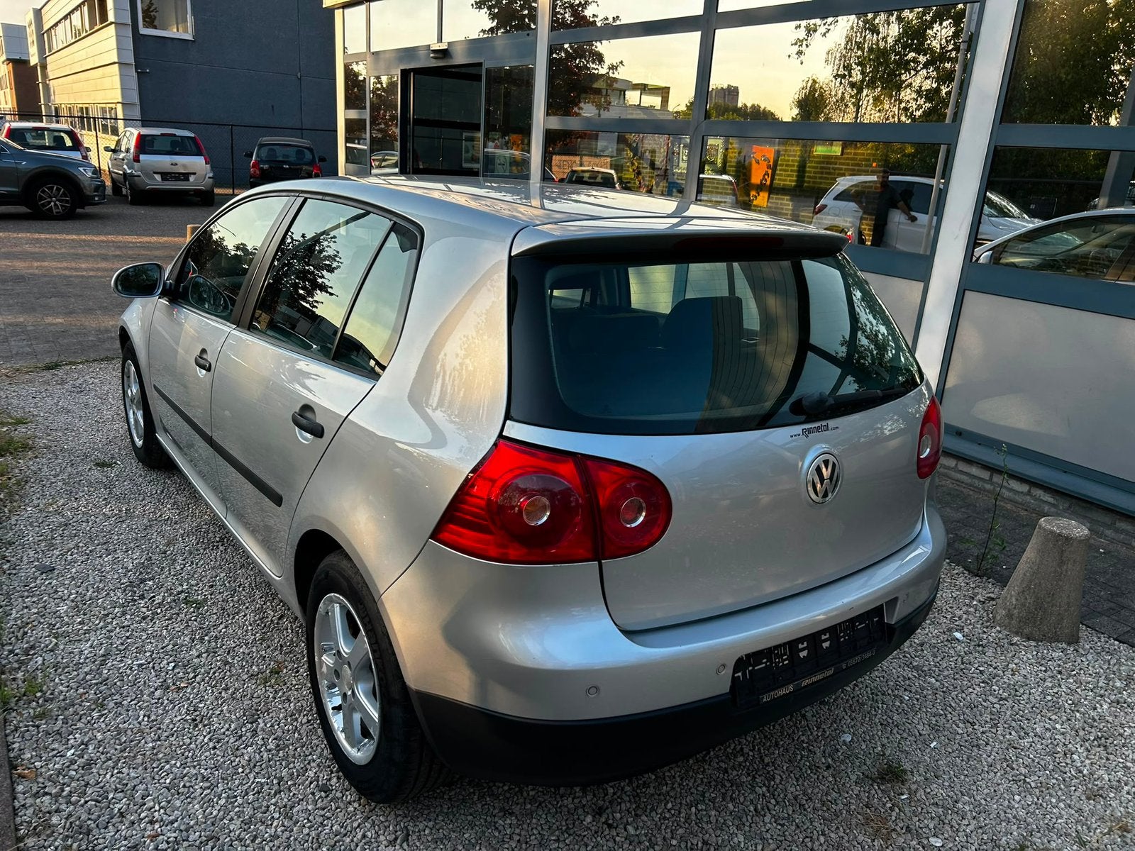 Vw golf 5 benzine met keuring verkoop, Auto's, Voorwielaandrijving, 4 deurs, Stof, Zwart
