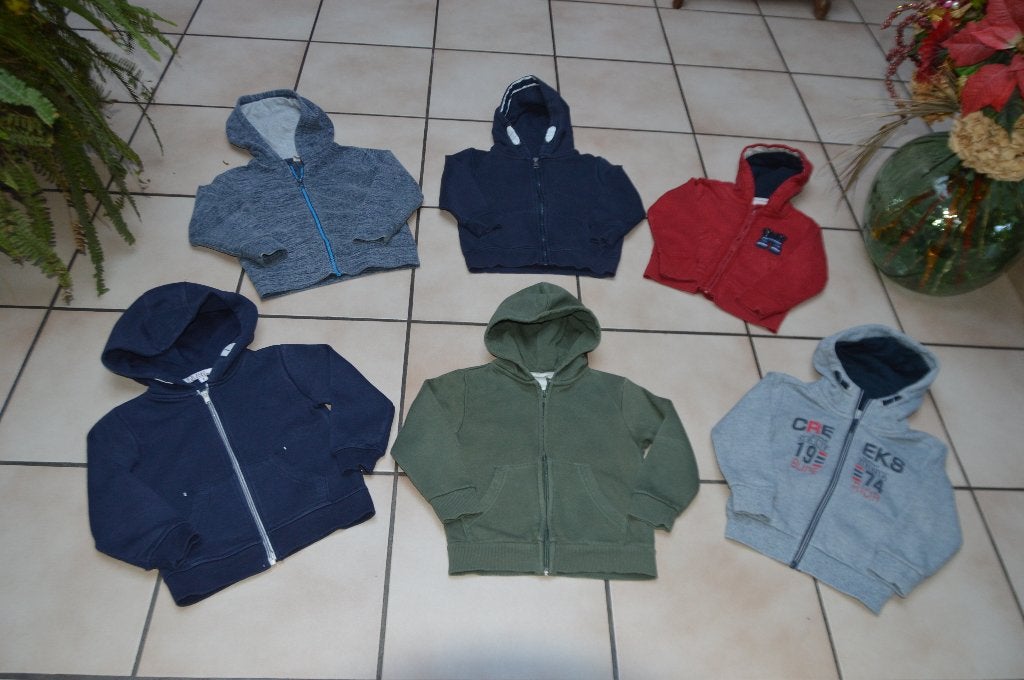 Sweats gilets garçon T104cm ou 3/4 ans Très bons à 3€ pièce!, Garçon, Enlèvement ou Envoi, Pull ou Veste, C&A, TAO, H&M, Esprit