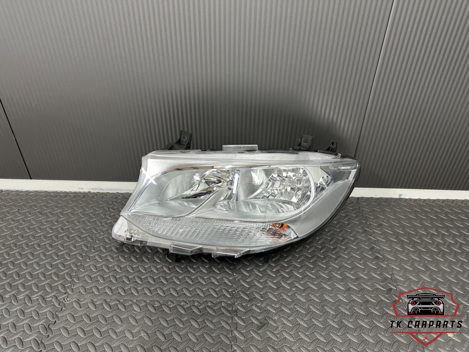 Mercedes sprinter w907 linker koplamp a9109060000, Gebruikt, Mercedes-Benz AG, Mercedes-Benz, Mercedesstrasse 120
70372  Stuttgart, DE