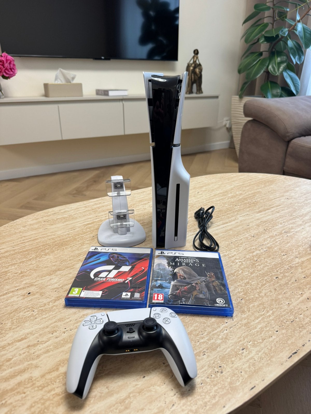 PlayStation 5 Slim ( disque )– Excellent état + 2 jeux, Enlèvement, Comme neuf