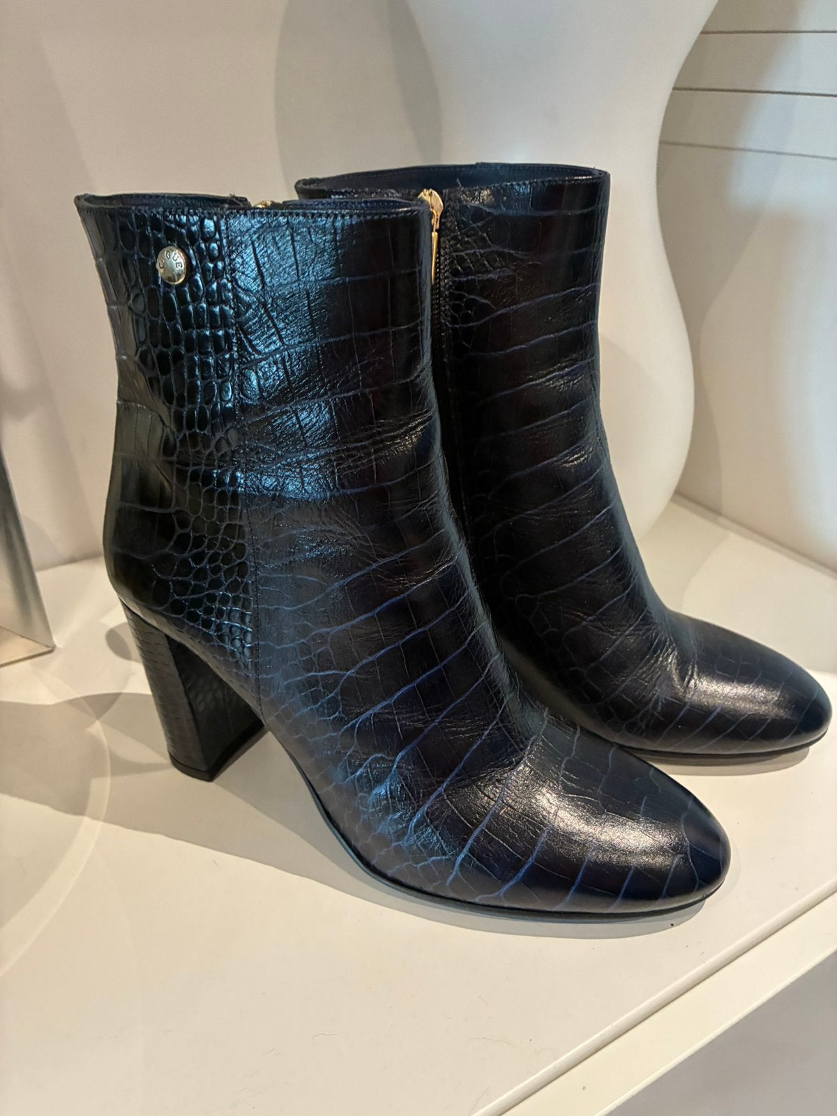 Bottines noires New Gigue, Vêtements | Femmes, Chaussures, Enlèvement ou Envoi, Comme neuf, Noir