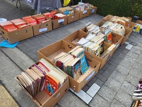 Enorm lot stripverhalen – ca. 1000 stuks / 7 bananendozen, Enlèvement