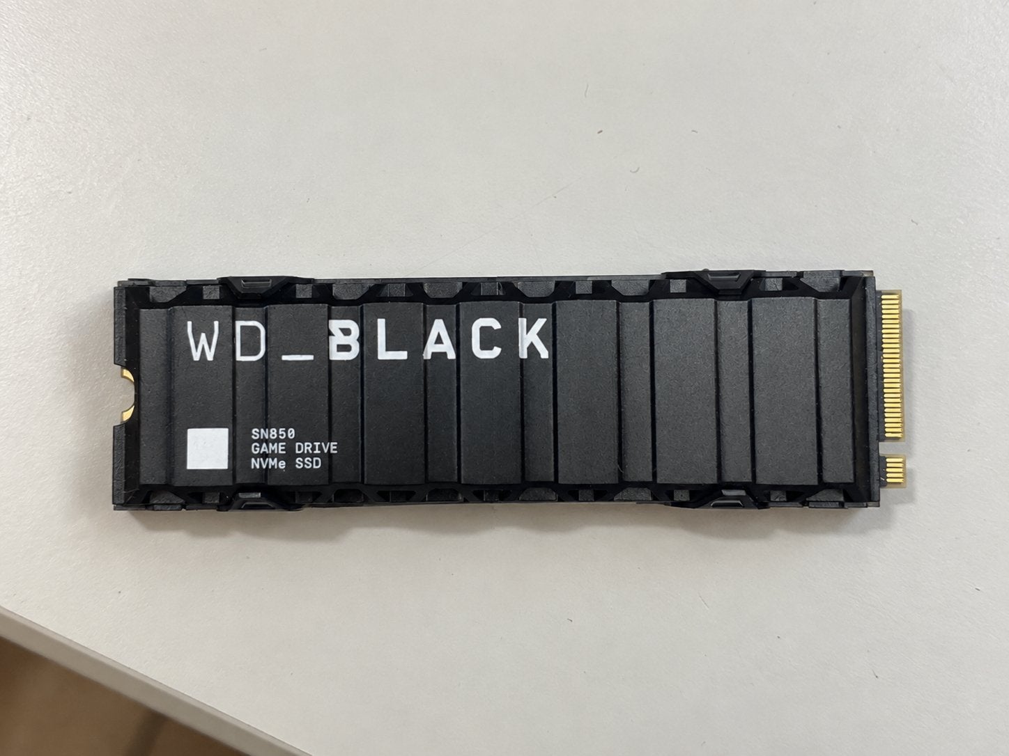 WD_BLACK SN850 1TB NVMe SSD + Heatsink – PS5, Informatique & Logiciels, Enlèvement, Comme neuf, SSD