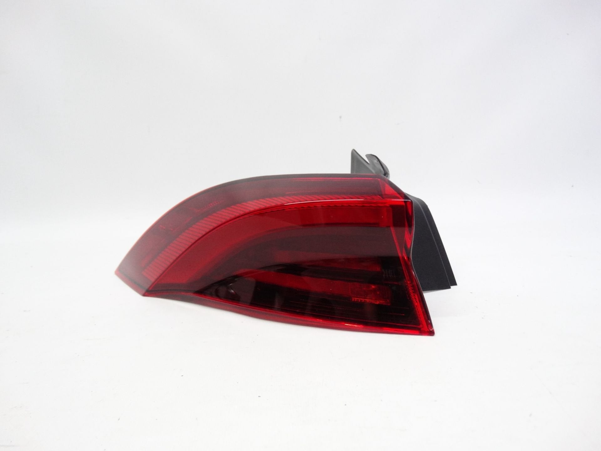Maserati Grecale Zijscherm Links 670157332, Viale Ciro Menotti 322
41121  Modena, IT, Maserati, Gebruikt, Maserati S.p.A.