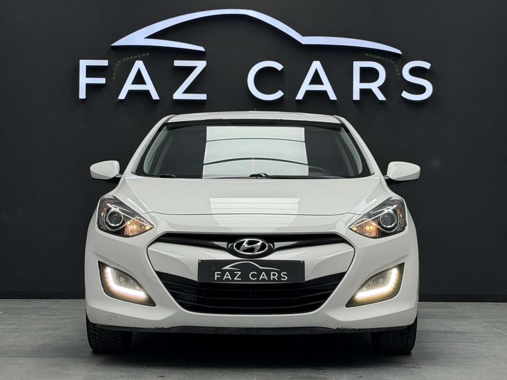 Hyundai i30 * Réservé * (bj 2013), Voorwielaandrijving, Euro 5, Stof, Zwart
