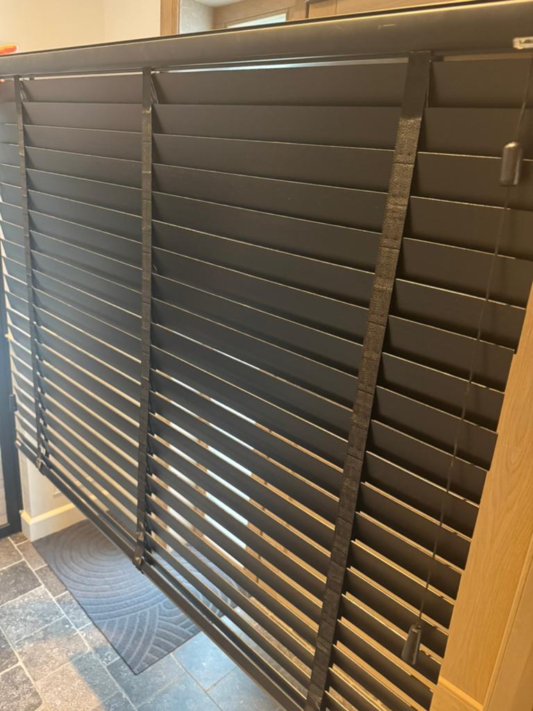 Lamellen / Jaloezieën / houten gordijn, Huis en Inrichting, Stoffering | Gordijnen en Lamellen, Ophalen, Zo goed als nieuw, Zwart