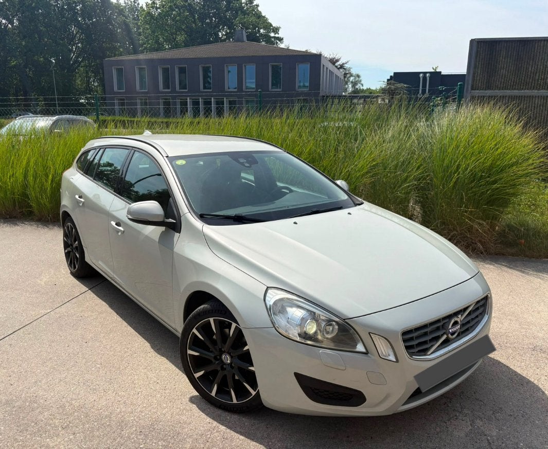 Volvo V60 1.6D • AIRCO // NAVI • Cruise -Contrl• Trekhaak, Autos, Volvo, Euro 5, Achat, Boîte manuelle, 5 portes