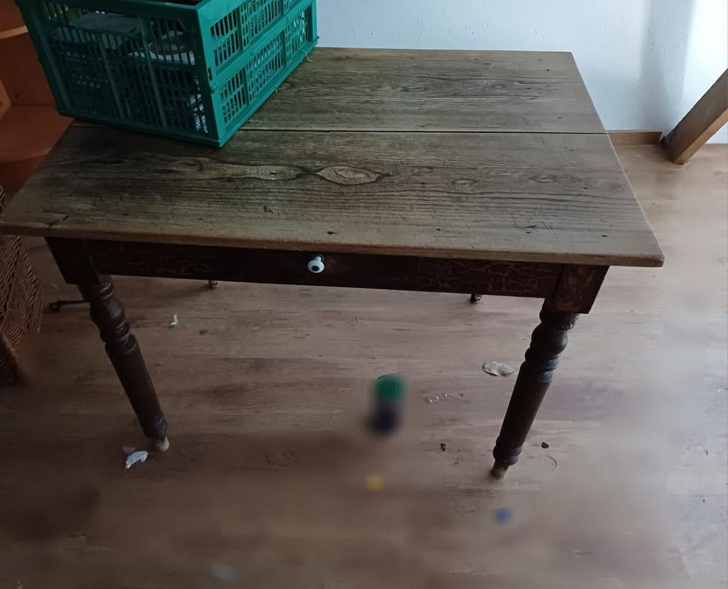 Vintage tafel uit de regio Vichy en dateert van rond 1930, Antiek en Kunst, Ophalen