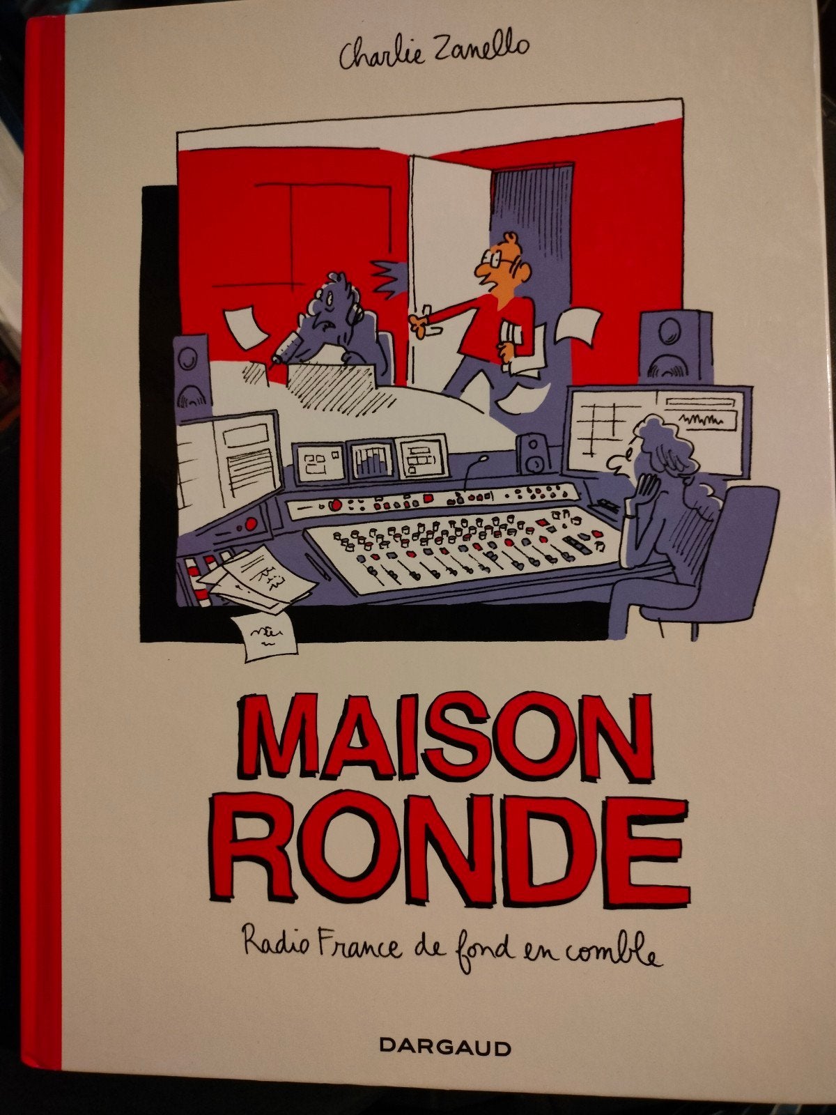 Maison ronde - Charlie Zanello, Livres, Charlie Zanello, Enlèvement ou Envoi, Une BD, Comme neuf