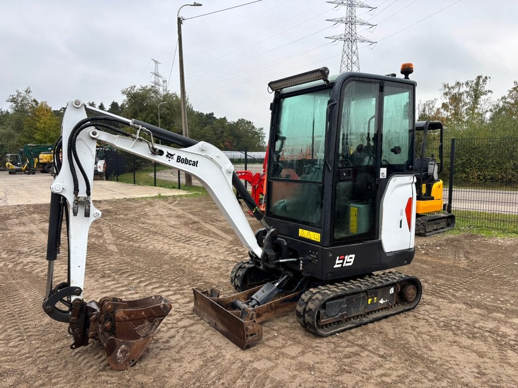 Bobcat E19, Articles professionnels, Enlèvement, Excavatrice
