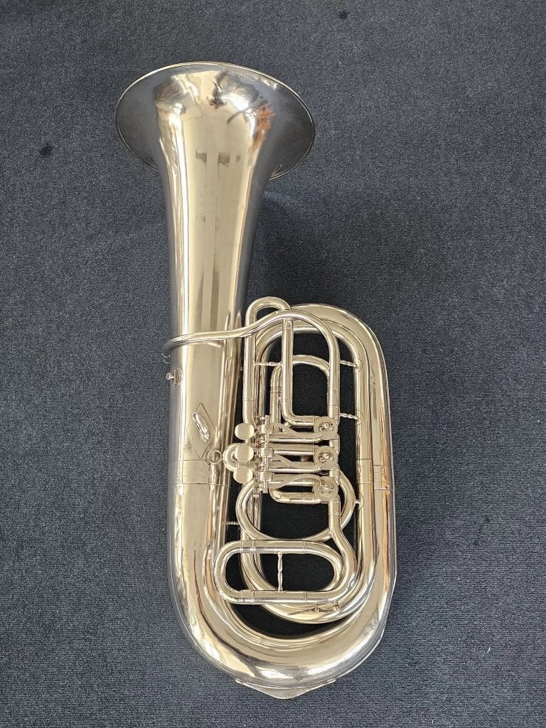 Tuba 4/4 BBb BBb à compensation à 3 soupapes Hirsbrunner, Musique & Instruments, Instruments à vent | Tubas, Utilisé, Tuba en si bémol