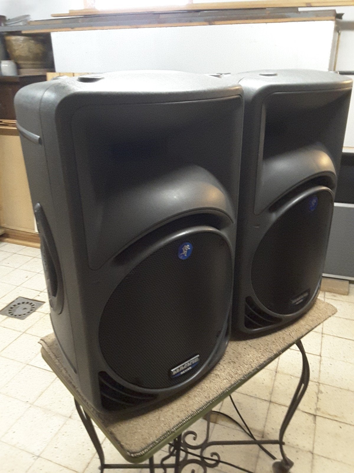 2 stuks Mackie SRM 450 V1. Zo goed als nieuw!, Enlèvement, Comme neuf