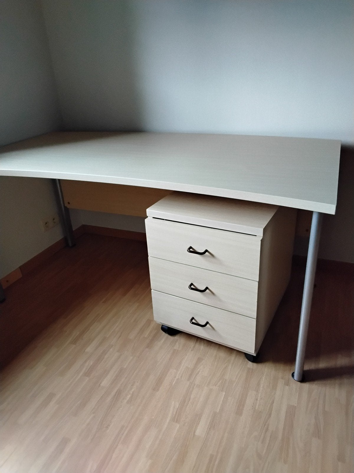 Bureau tafel en ladeblok, Enlèvement