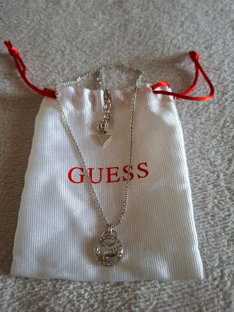 Collier en argent Guess, Avec strass, Comme neuf, Enlèvement, Argent