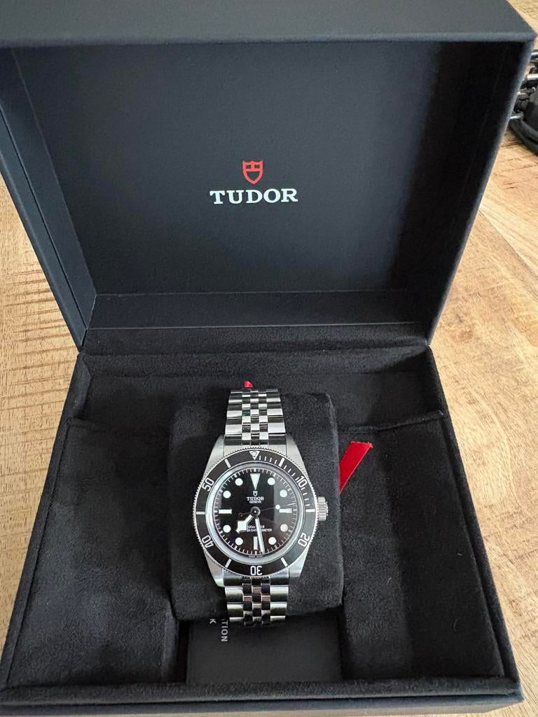 TUDOR  BB41 mm MONOCHROME 8/2025, Bijoux, Sacs & Beauté, Montres | Hommes, Enlèvement, Comme neuf
