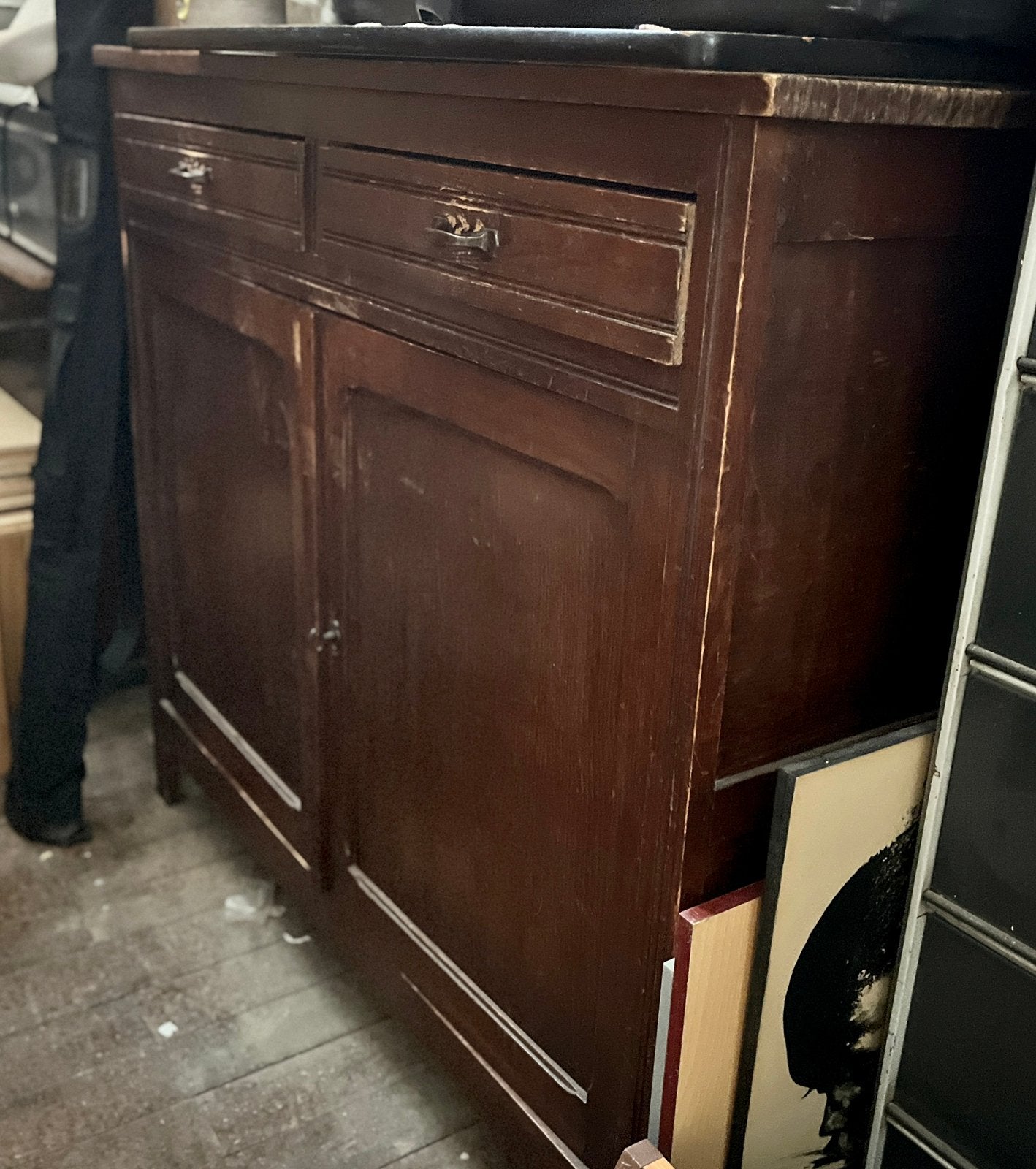 Massief houten dressoir, Ophalen